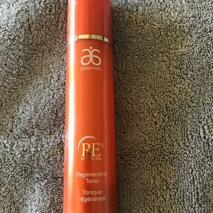 Arbonne RE9 Regenerating toner